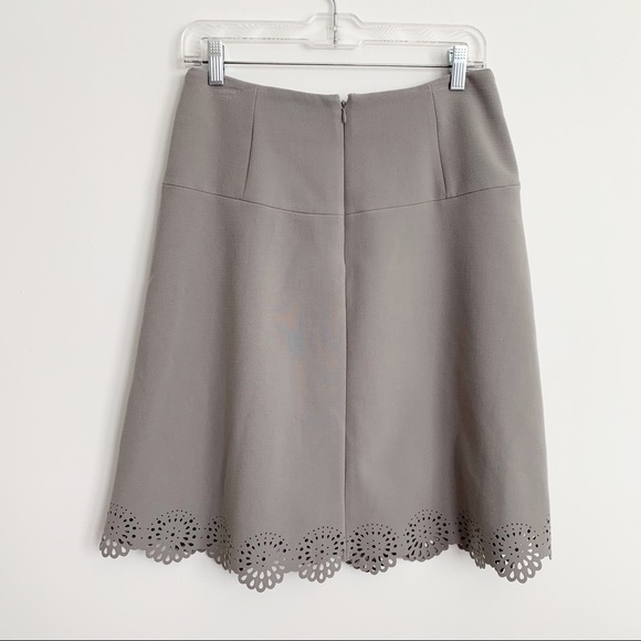EUC De Collection Gray Cutout Scallop Hem Skirt Size S - Picture 8 of 11
